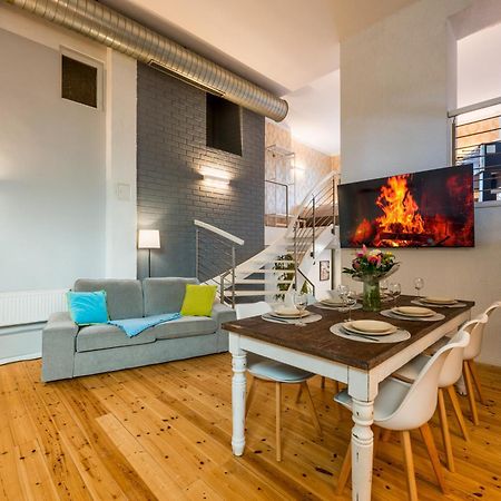Exklusive Und Grosszuegige Wohnung 140 Qm In Magdeburg Top-Lage Mit Kicker Fuer Bis Zu 8 Personen エクステリア 写真