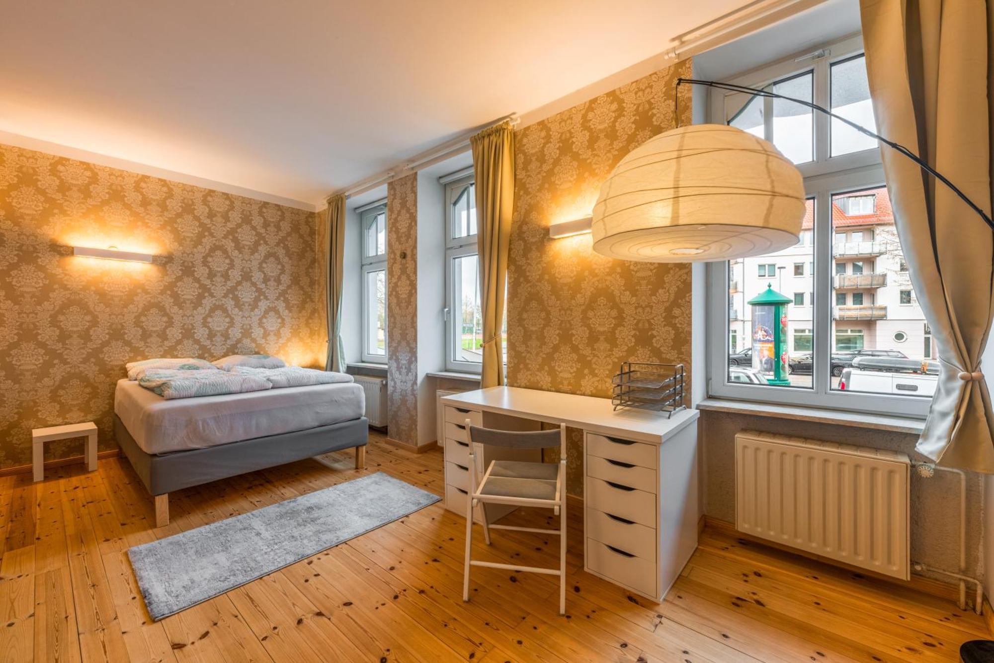 Exklusive Und Grosszuegige Wohnung 140 Qm In Magdeburg Top-Lage Mit Kicker Fuer Bis Zu 8 Personen エクステリア 写真
