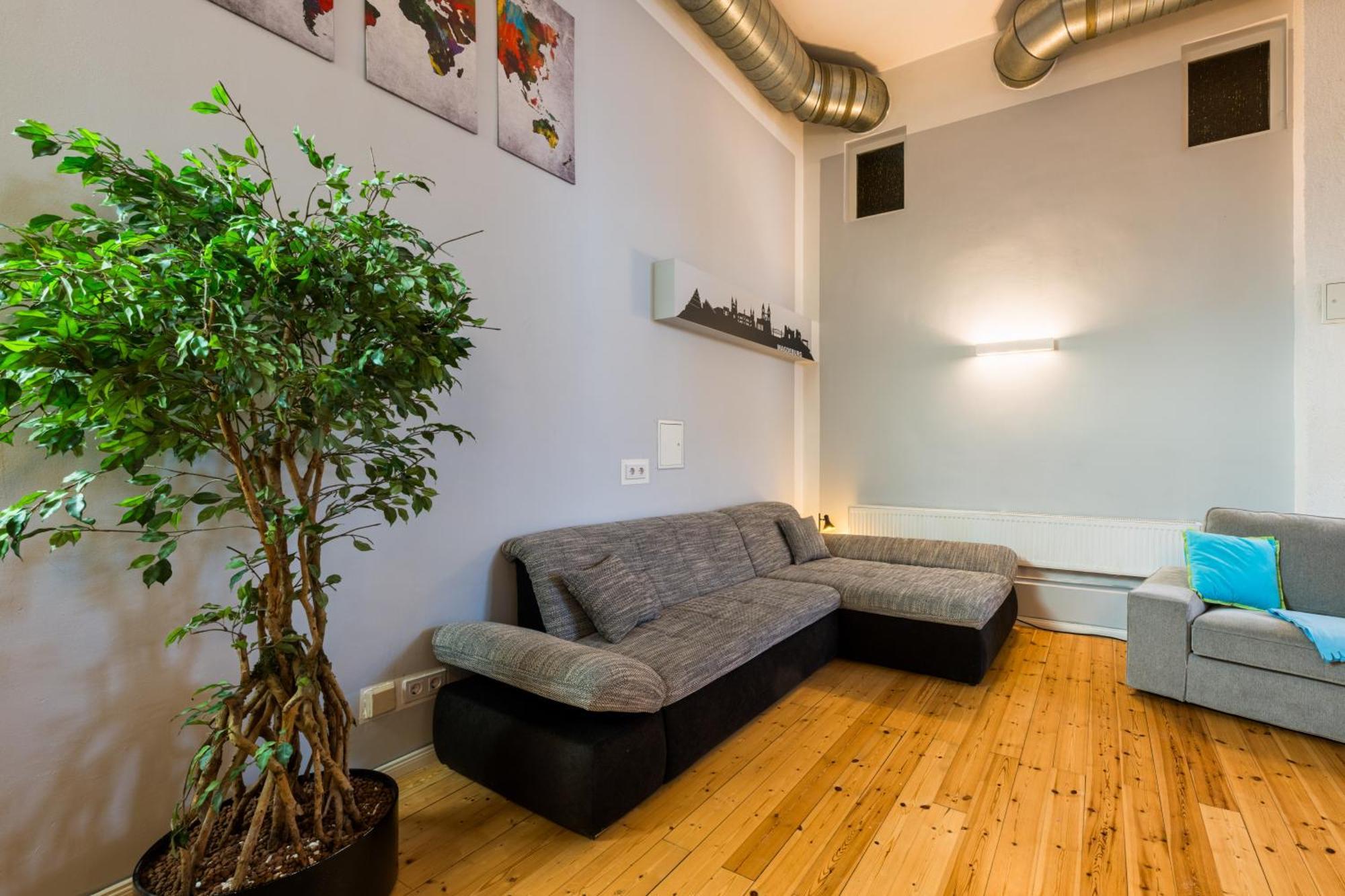 Exklusive Und Grosszuegige Wohnung 140 Qm In Magdeburg Top-Lage Mit Kicker Fuer Bis Zu 8 Personen エクステリア 写真