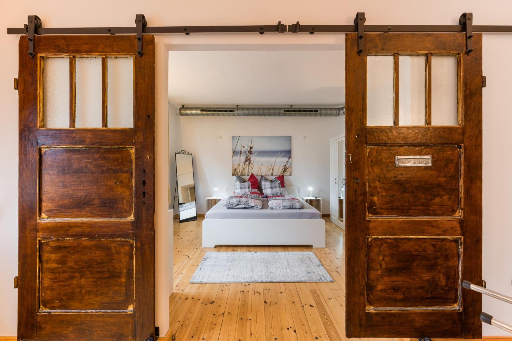 Exklusive Und Grosszuegige Wohnung 140 Qm In Magdeburg Top-Lage Mit Kicker Fuer Bis Zu 8 Personen エクステリア 写真